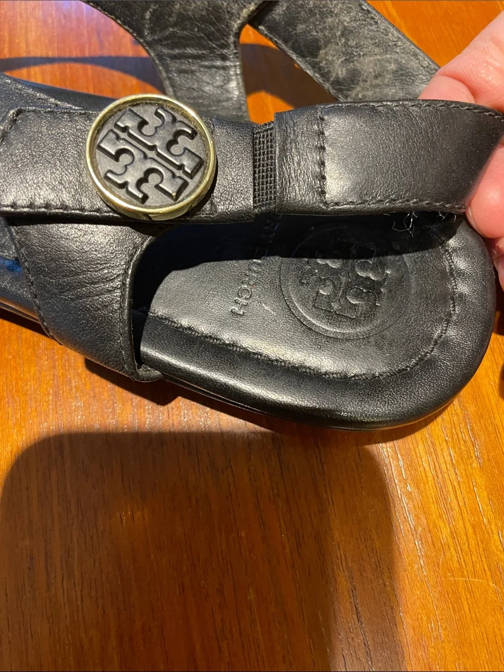 Tory Burch black leather Minnie travel convertible thong sandals 8.5